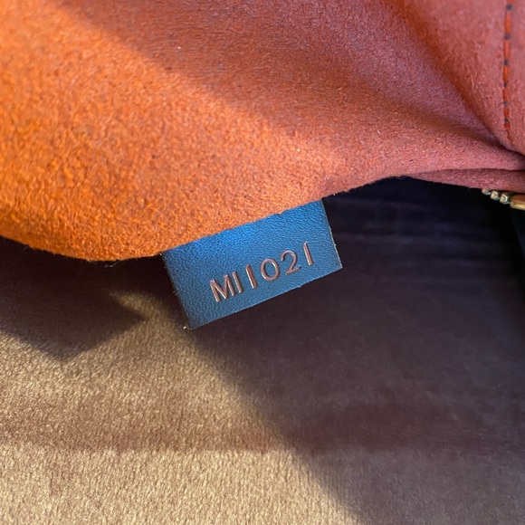 Louis Vuitton Bag - Picture 2 of 3